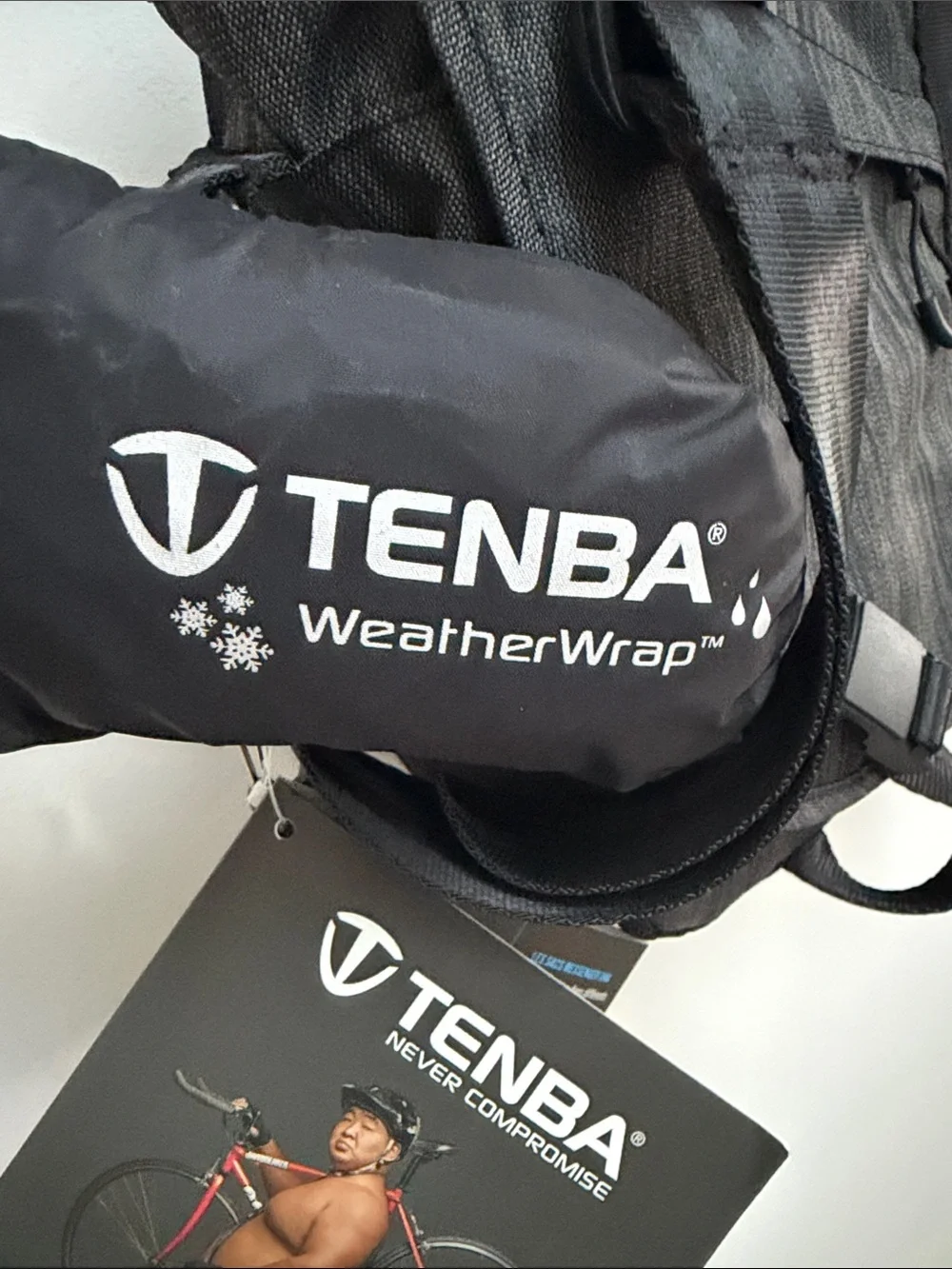 Tenba Men's Gray Messenger Bag – Sleek Professional Carry